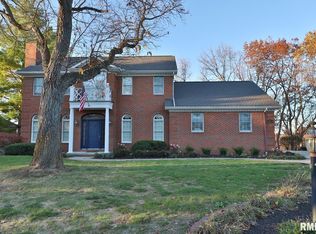 132 Star Rim Dr, East Peoria, IL 61611