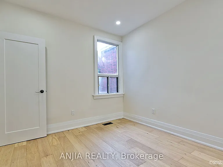 36 Gough Ave #UPPER — Photo 13
