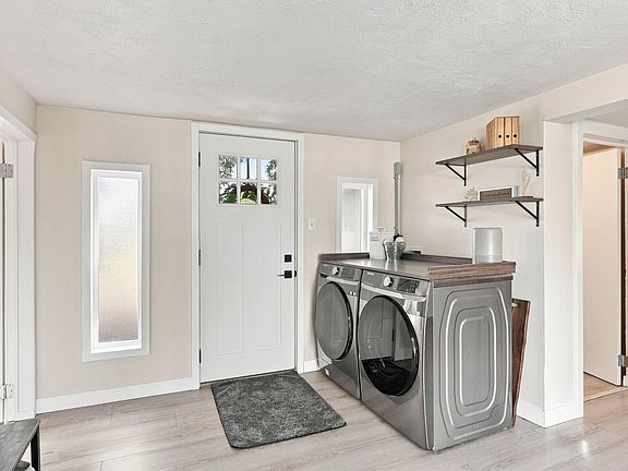 3rd image of 4013 E 3rd Ave