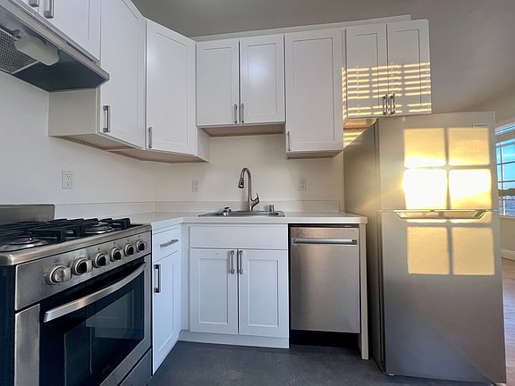 3rd image of 575 Ofarrell St #219c28be9