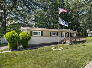 23 Mark Dr, High Bridge, NJ 08829