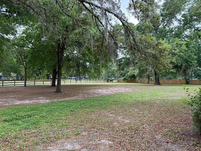 Count Fleet Dr — Photo 1