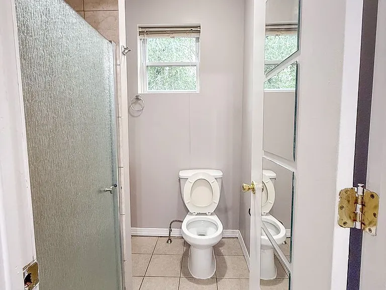 1131 Spruce St — Photo 32