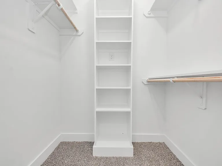 611 E 39th St #D — Photo 19