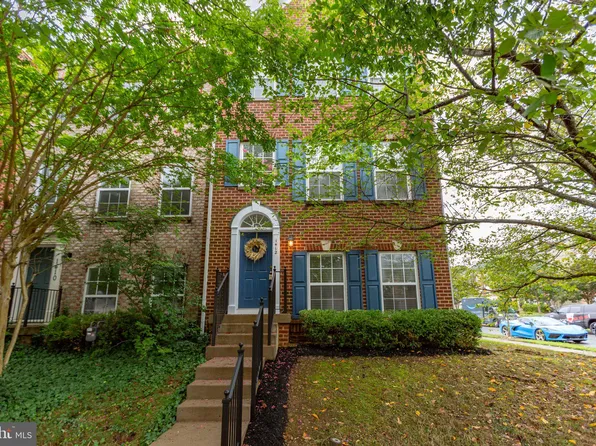 1412 Saunders Dr, Fredericksburg, VA 22401