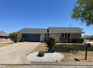 101 Espuela Dr, Del Rio, TX 78840