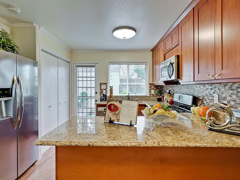 1st image of 3072 Ironside Ct