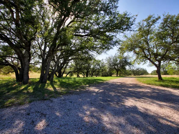 132 Offer Lane, Llano, TX 78643