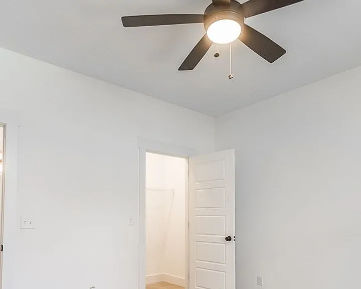 217 Vreeland St — Photo 14