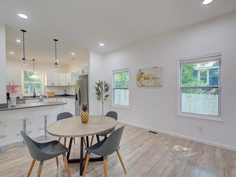 534 Wofford St — Photo 10