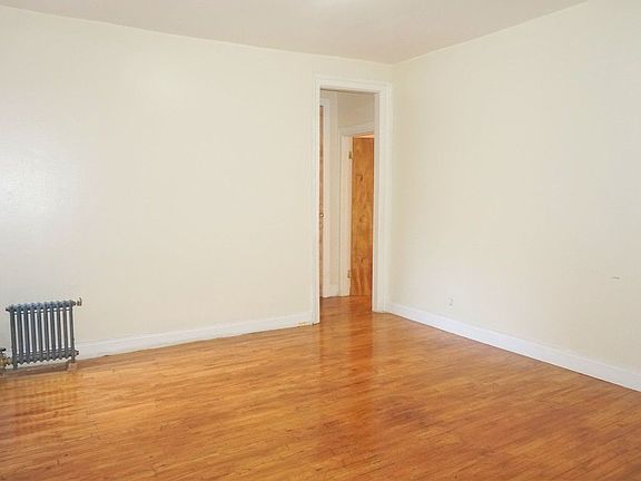 4th image of 549 Isham St APT 6