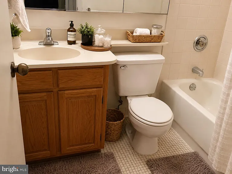 2020 Walnut St #22K — Photo 6