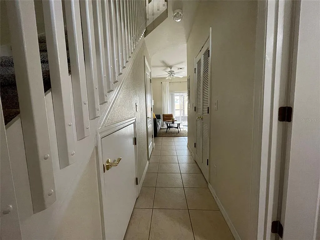 4 bed, 2.5 bath, 1400 sqft, $2,100 — Photo 2