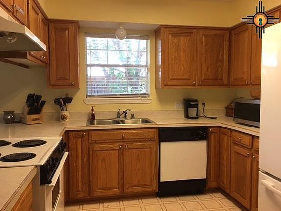 4th image of 1500 W 18th St