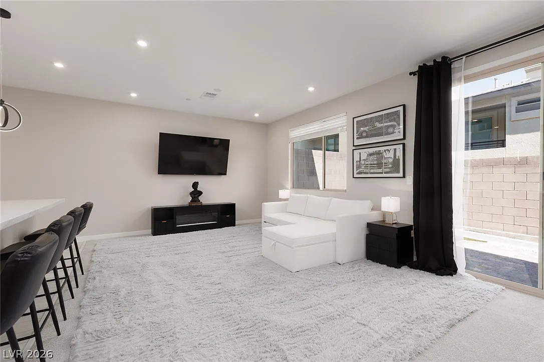 2 bed, 2.5 bath, 1683 sqft, $3,000 — Photo 3