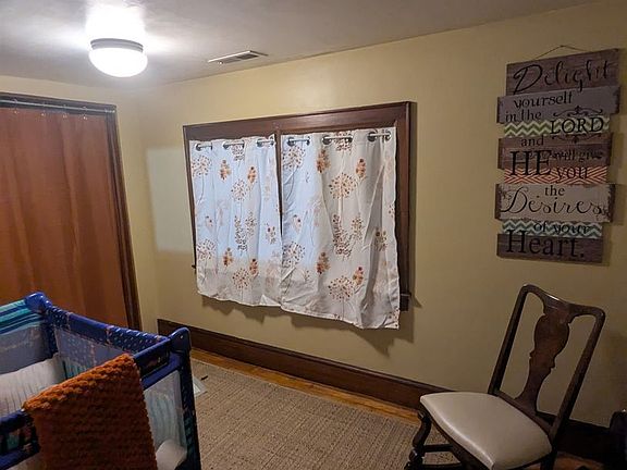 4th image of 1573 Thomas Ln