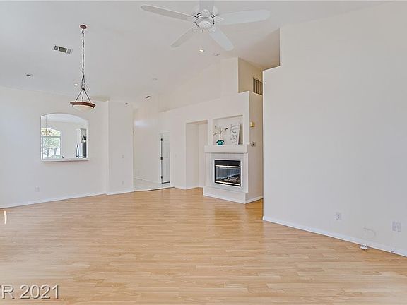 5th image of 2822 Anteres St