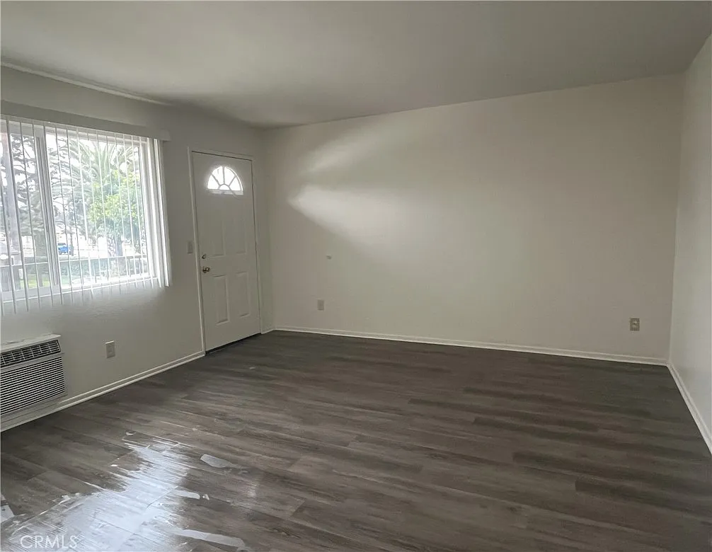 Building Photo - 1200 S San Antonio Ave #17