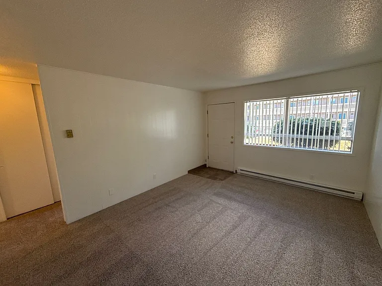 550 SW Levens St #21 — Photo 2