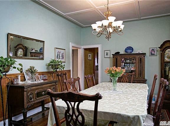 3rd image of 913 W Broadway