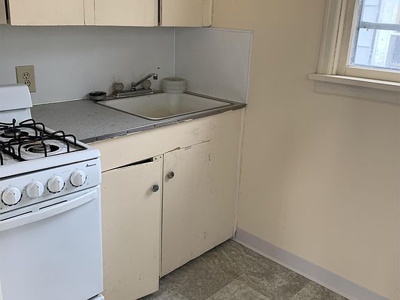 5th image of 709 Oilfield Ave APT 5