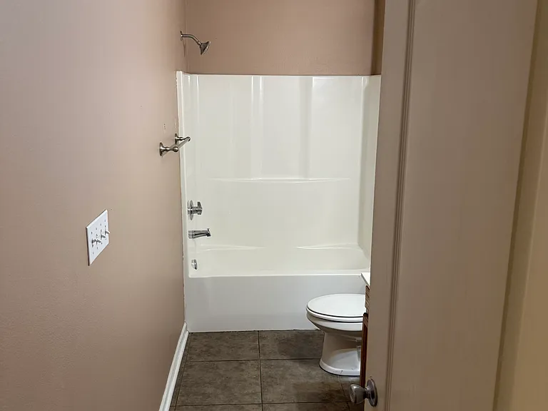 505 N Holly St #B — Photo 6