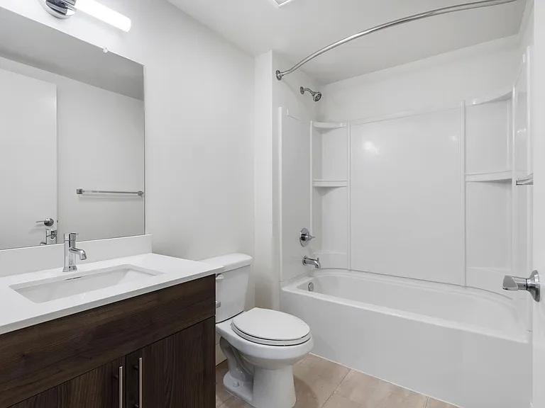Dunn Motors Apartments — Photo 58