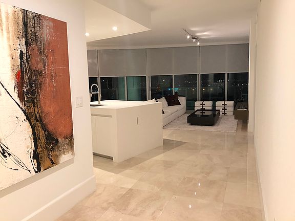 3rd image of 900 Biscayne Blvd APT 2306