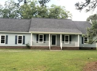 559 Brock Rd, Raeford, NC 28376