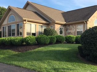 8414 Royal Birkdale Dr, Dayton, OH 45458