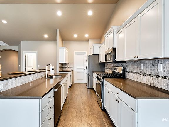4th image of 10226 W Shelborne Dr