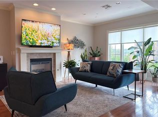 10511 Mission Rd UNIT 210, Leawood, KS 66206