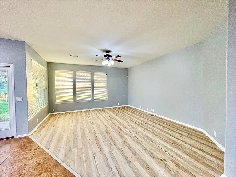 714 Honeysuckle Vine Dr — Photo 2