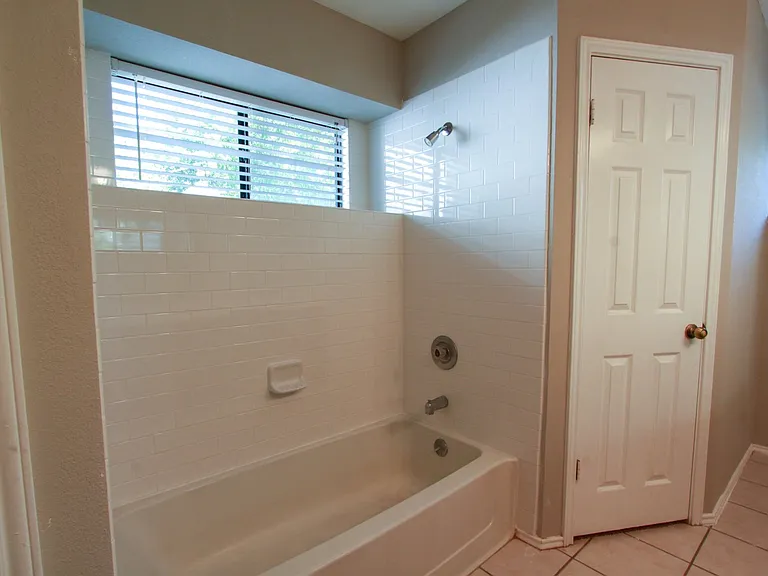 1809 Fawn Ridge Trl — Photo 23