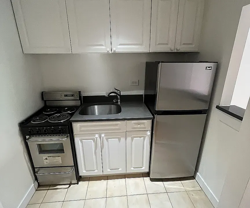 312 E 85th St #3A
