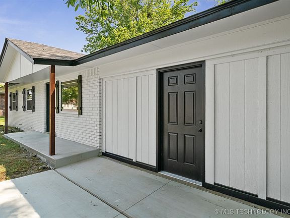 3rd image of 909 W 6th St