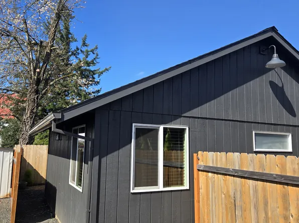 (undisclosed Address), Silverton, OR 97381