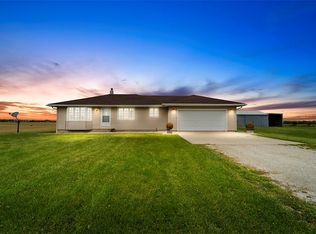 25968 215th St, Leon, IA 50144