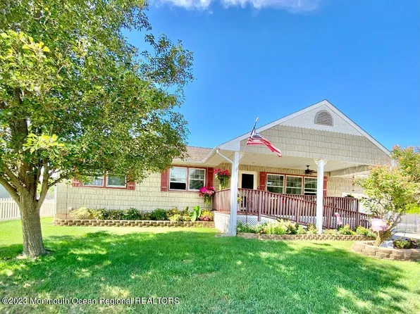 808 Spar Avenue, Beachwood, NJ 08722