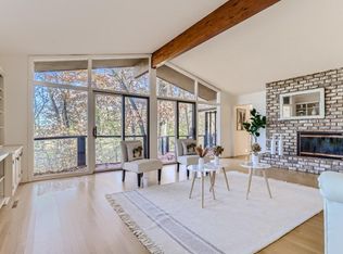 7 High Circle Way, North Oaks, MN 55127