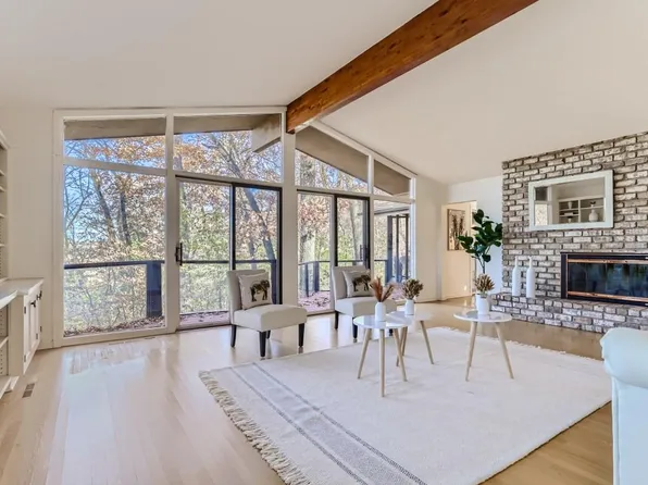 7 High Circle Way, North Oaks, MN 55127