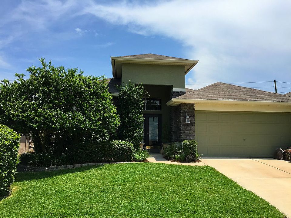 1st image of 206 Little Creek Ln