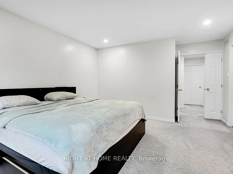 47 Tobermory Cres — Photo 15