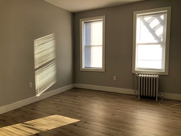 5th image of 30 Kensington Ave #31E
