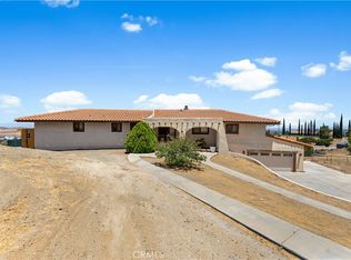 1055 Lakeview Dr, Palmdale, CA 93551