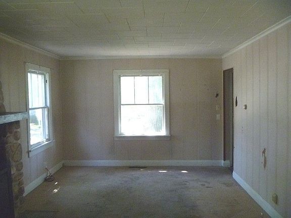 4th image of 4816 E Lake Shore Dr