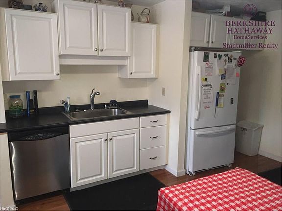 3rd image of 207 Cedar Ln
