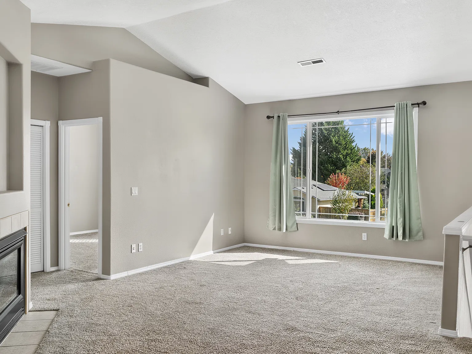 4 bed, 2145 sqft, $3,000 — Photo 3