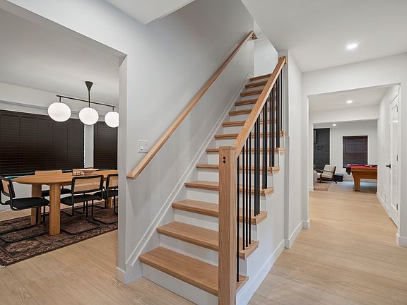 4th image of 711 Medinah Dr