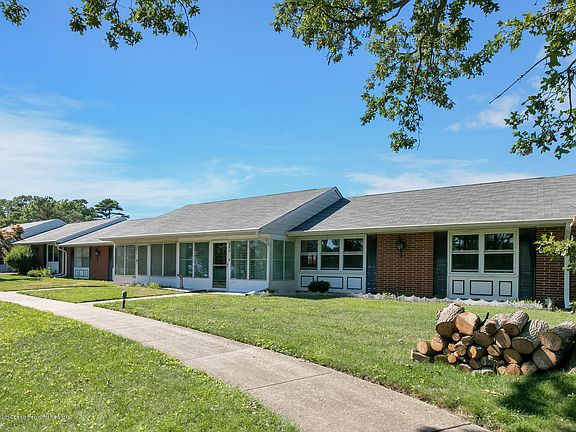 4th image of 648 Plymouth Drive #D